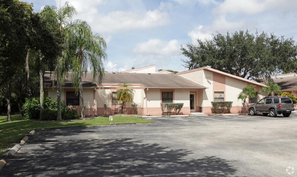 4100 Evans Ave, Fort Myers, FL for sale - Primary Photo - Image 1 of 1