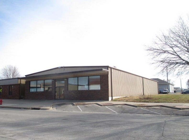 649 Main St, Osawatomie, KS for sale - Primary Photo - Image 1 of 1
