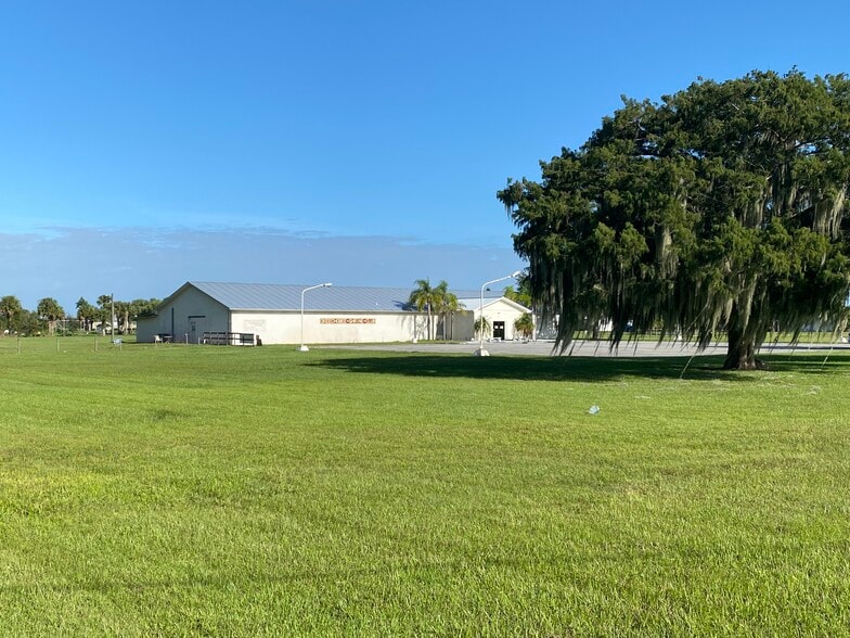 1855 SW 53rd St, Okeechobee, FL for sale - Primary Photo - Image 1 of 1