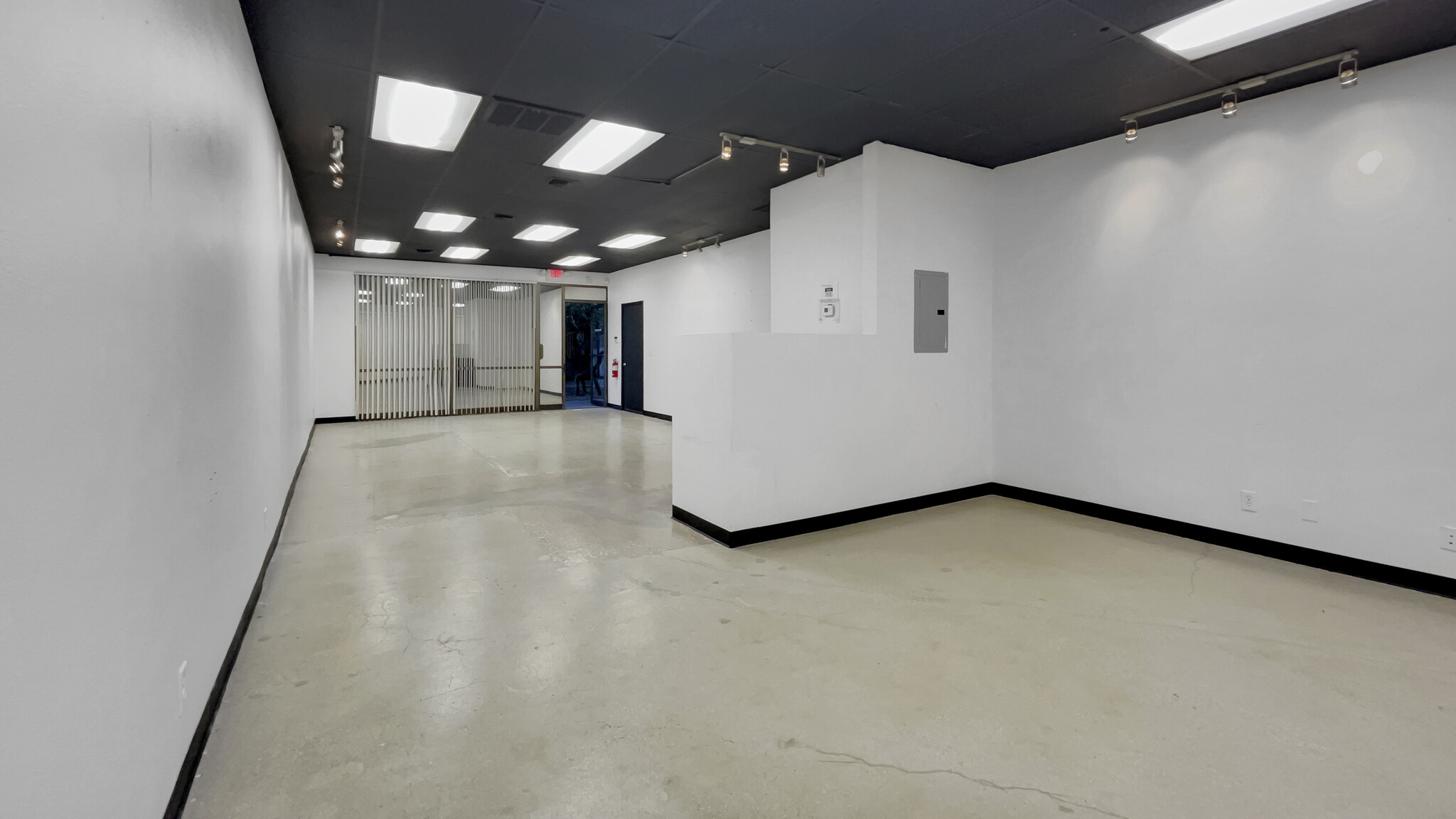 1455-1515 E Tropicana Ave, Las Vegas, NV for lease Interior Photo- Image 1 of 4