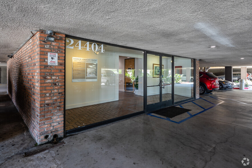 24404 S Vermont Ave, Harbor City, CA for lease - Building Photo - Image 3 of 10