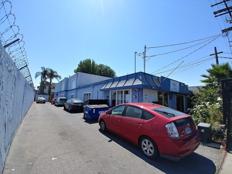 7316 Deering Ave, Canoga Park, CA 91303