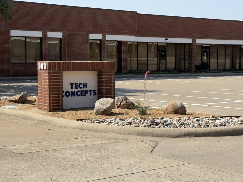 903 N Bowser Rd, Richardson, TX for sale - Primary Photo - Image 1 of 1