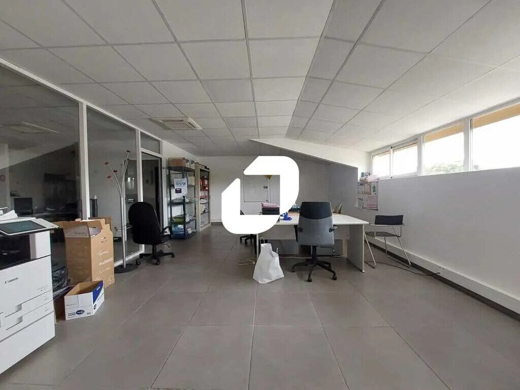 Location Bureaux 237 m² à 517 m² - Photo 1