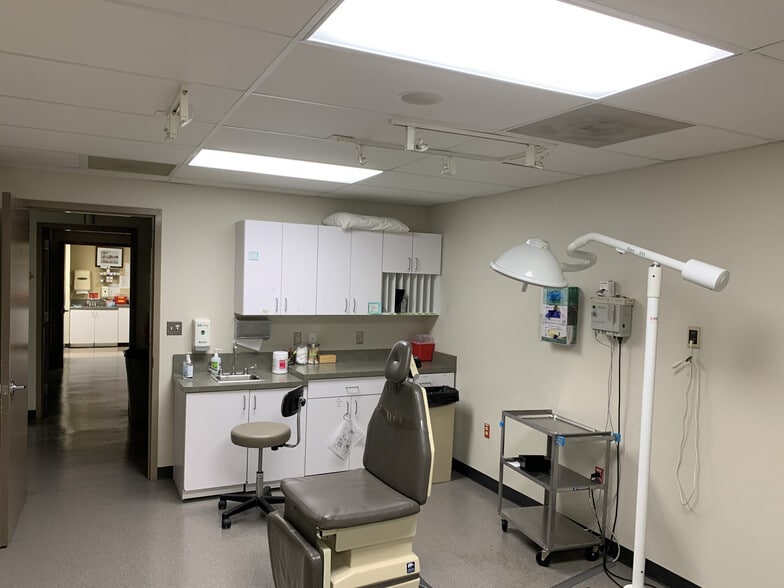 703 Giddings Ave, Annapolis, MD for lease - Interior Photo - Image 2 of 6