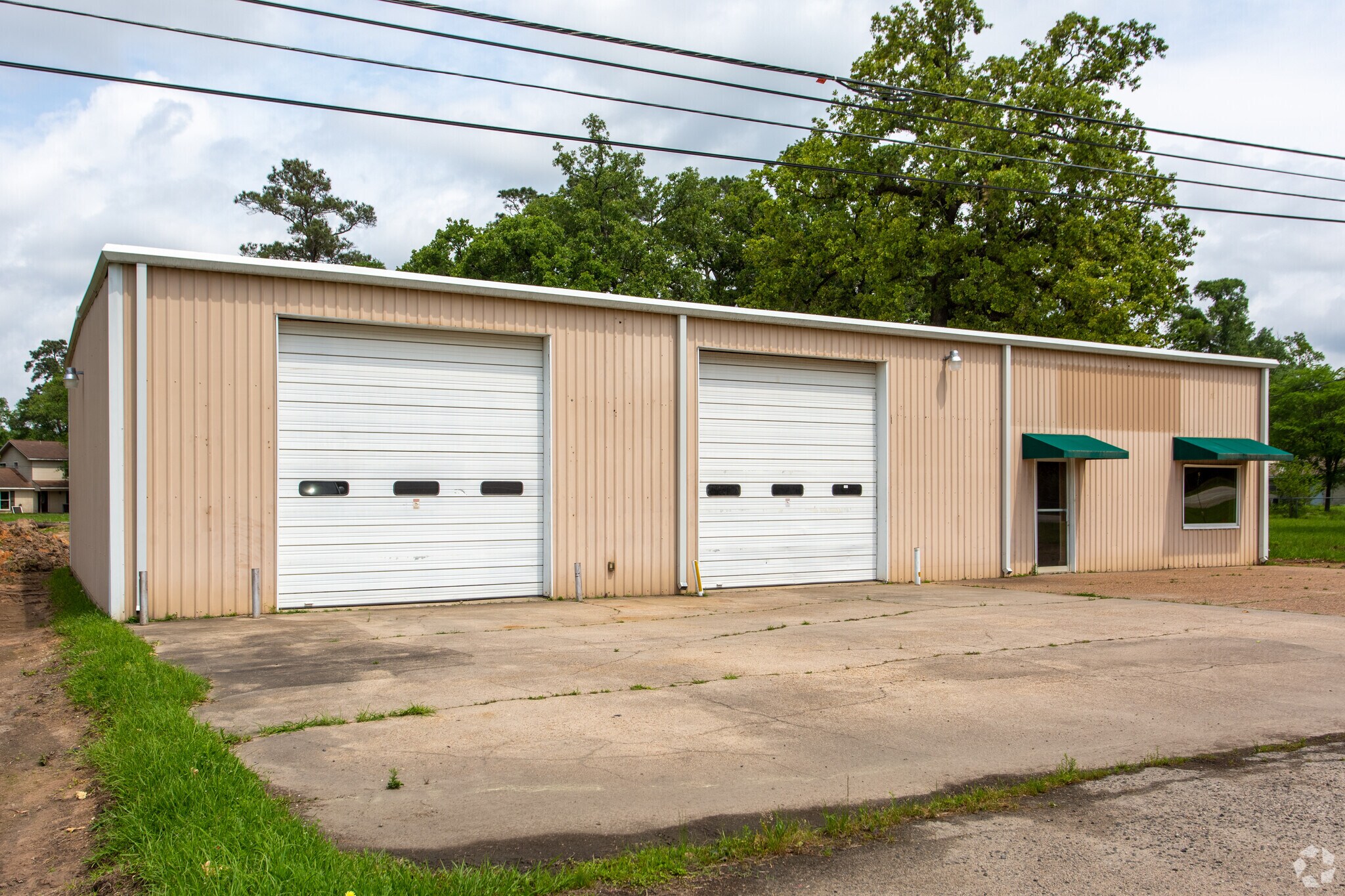 3013 E Davis St, Conroe, TX for sale Primary Photo- Image 1 of 1