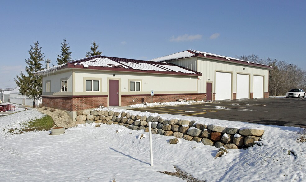 8494 Market St, Middleton, WI for sale - Primary Photo - Image 1 of 4