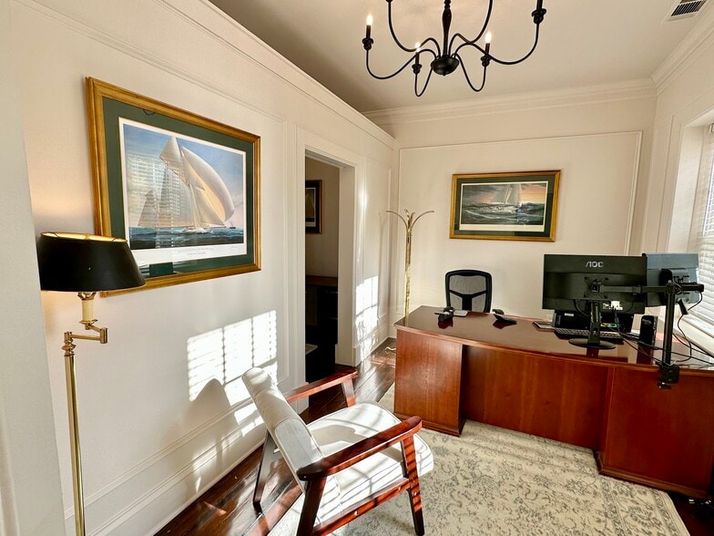184 Duke of Gloucester St, Annapolis, MD for lease - Interior Photo - Image 2 of 11