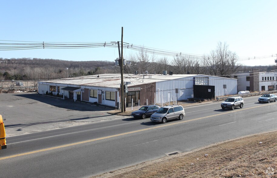 1074 Wolcott St, Waterbury, CT for sale - Primary Photo - Image 1 of 1