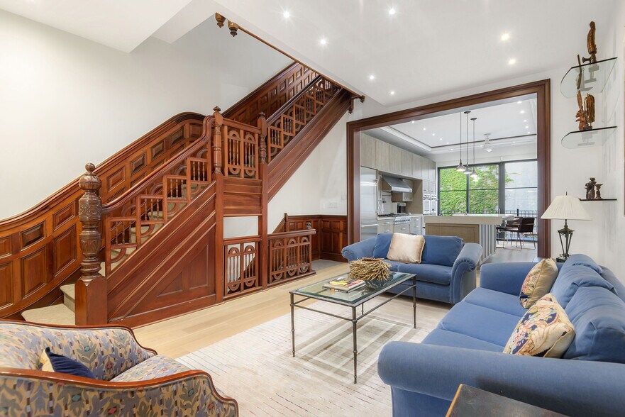 425 Convent Ave, New York, NY for sale - Building Photo - Image 2 of 17