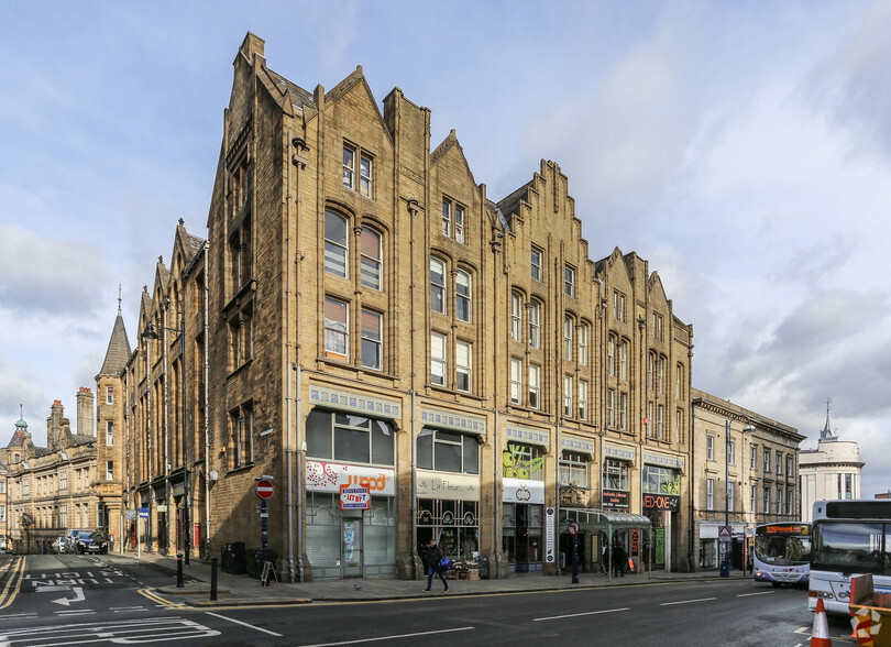 Westgate, Huddersfield for lease - Primary Photo - Image 1 of 4