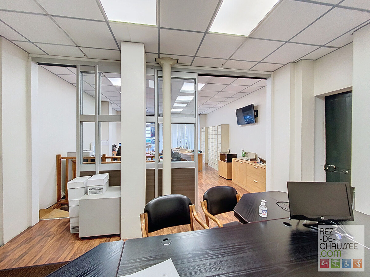 Paris, PAR 75009 - Unit Lot 1 -  - Interior Photo - Image 1 of 2