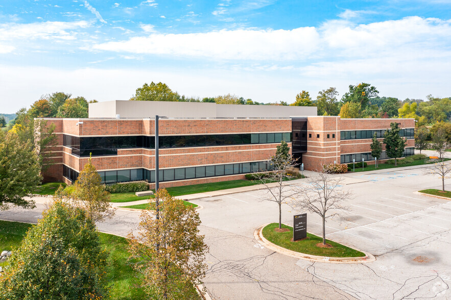 28175 Cabot Dr, Novi, MI for lease - Building Photo - Image 1 of 10