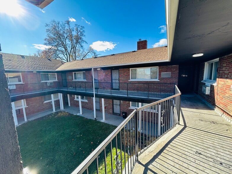 15211 Fenkell St, Detroit, MI for sale - Building Photo - Image 2 of 11