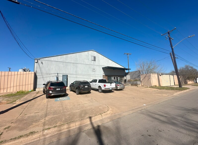 2425 Decatur Ave, Fort Worth, TX for lease - Building Photo - Image 2 of 16
