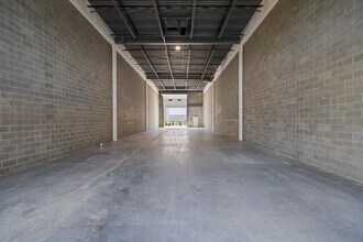 125 Goddard Cres, Cambridge, ON for lease Interior Photo- Image 2 of 3