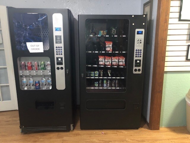 1001 E Tyler Ave, Harlingen, TX for lease - Building Photo - Image 3 of 21