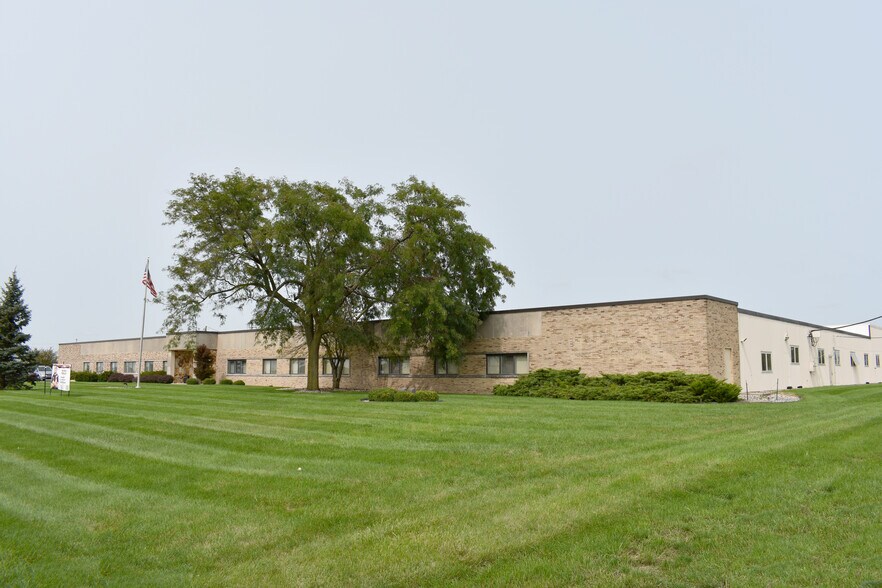 4204 W Ferguson Rd, Fort Wayne, IN for sale - Building Photo - Image 1 of 1