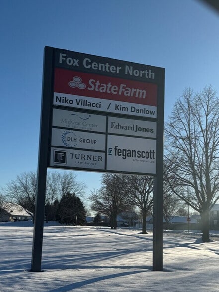 1448-1458 Sycamore Rd, Yorkville, IL for lease - Building Photo - Image 2 of 10