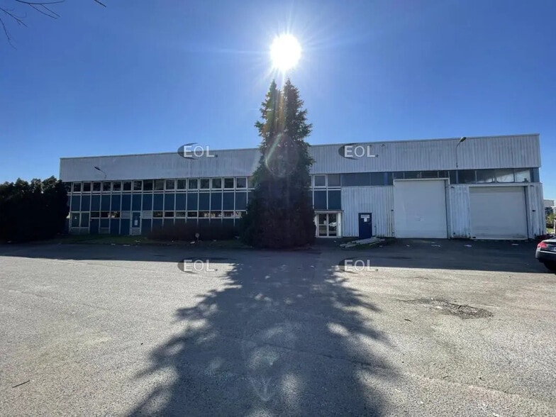 Flex in SAINT-OUEN-L'AUMONE for lease - Building Photo - Image 2 of 5