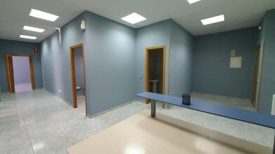 Office in Fuenlabrada, Madrid for lease Interior Photo- Image 2 of 4