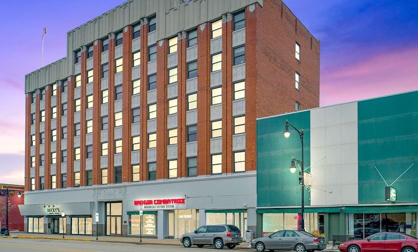 311313 E Main St, Galesburg, IL 61401