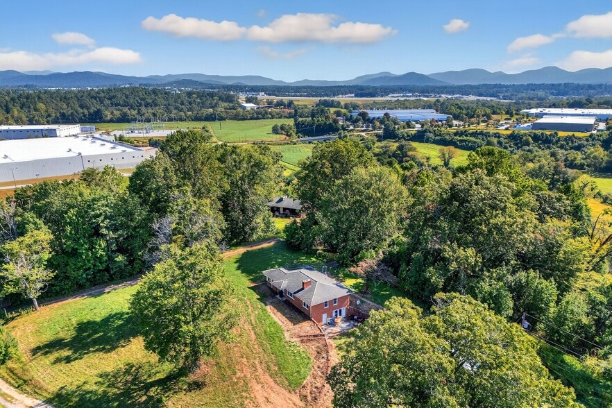 467 Butler Farm Rd, Mills River, NC for sale - Building Photo - Image 3 of 31