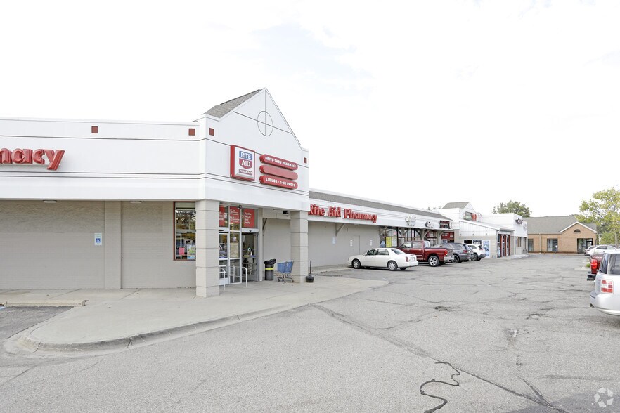 5785-5811 S Main St, Clarkston, MI for sale - Primary Photo - Image 1 of 1