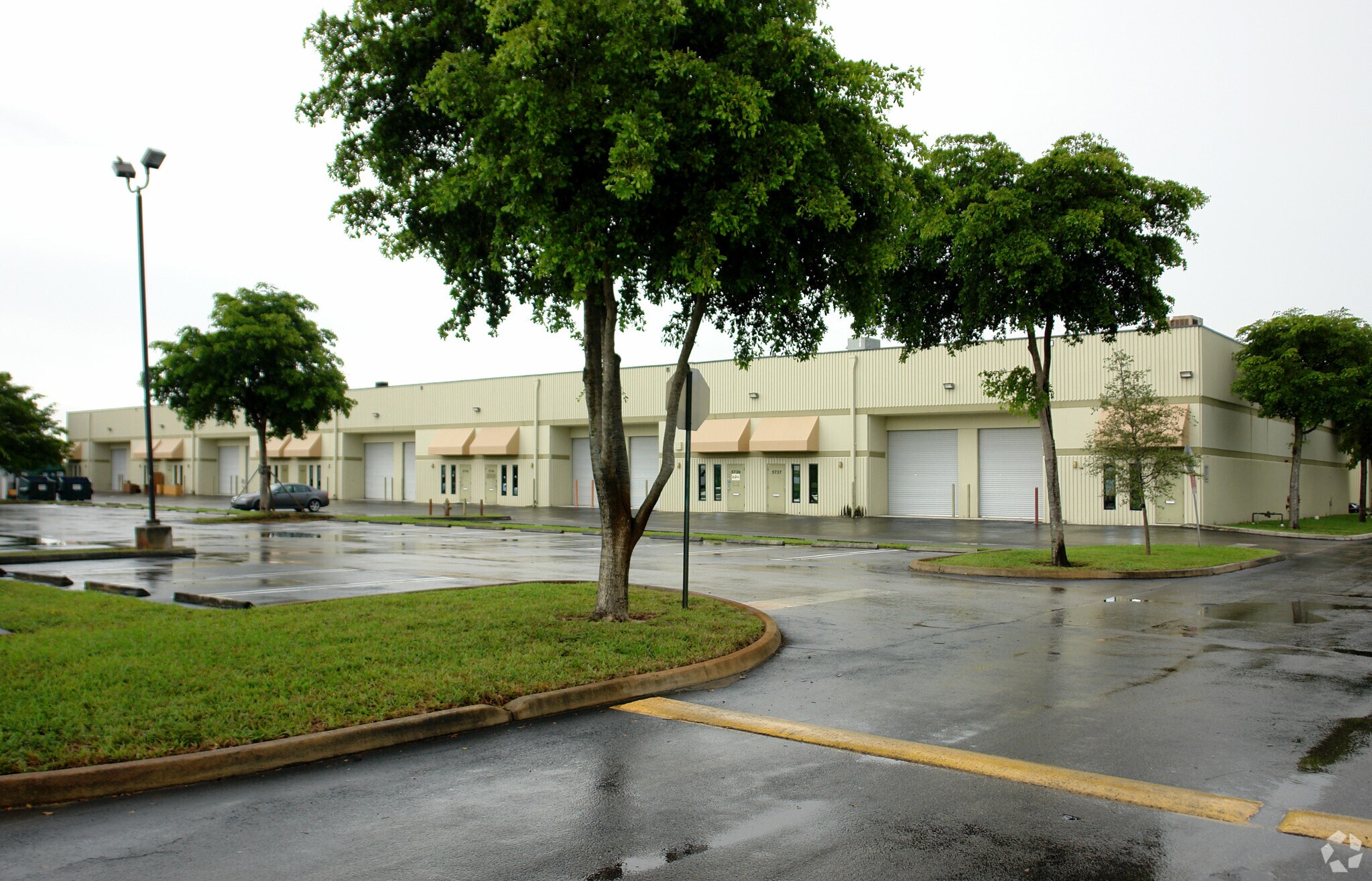 Office Depot Northwest 57th Avenue Miami Lakes Fl 15800-15810 NW 57th Ave, Miami Lakes, FL 33014 - Bldg 46 | LoopNet