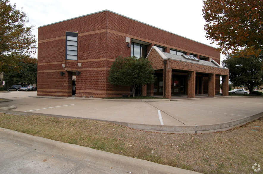 1801 W Louisiana St, McKinney, TX for lease - Primary Photo - Image 1 of 4