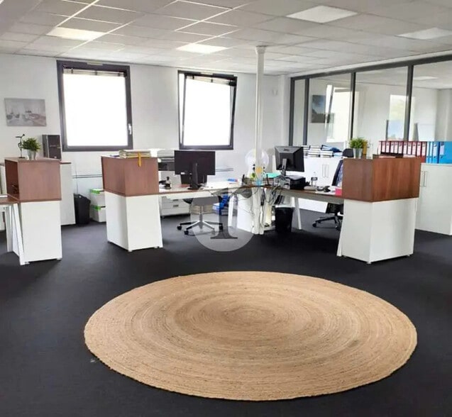 Office in VILLENEUVE-D'ASCQ for lease - Interior Photo - Image 2 of 6