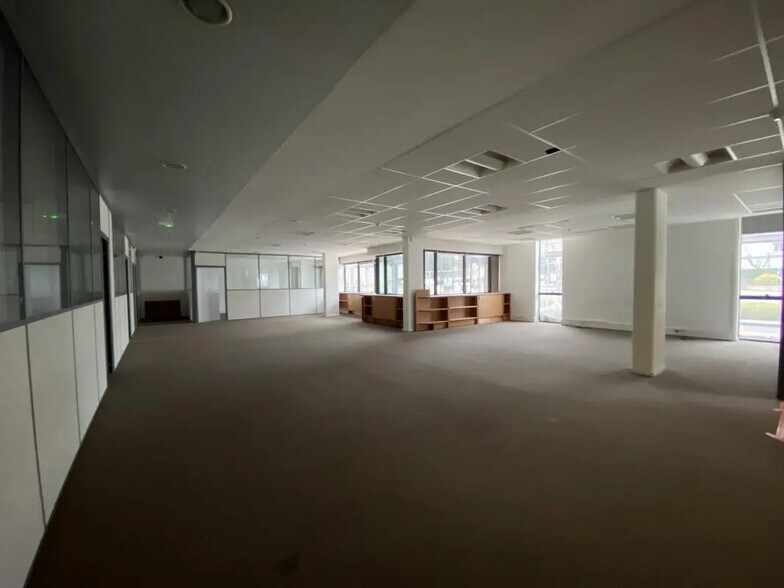 Flex in Ivry-sur-Seine for lease - Building Photo - Image 3 of 16