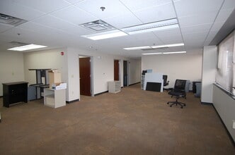 125 S Dubuque St, Iowa City, IA for lease Interior Photo- Image 1 of 18