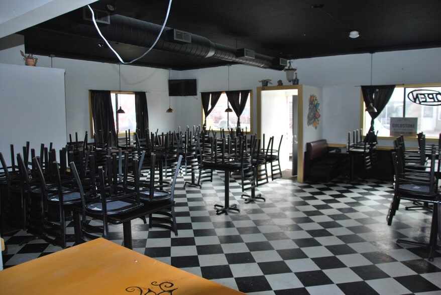 116 W Maple St, Slater, MO for sale - Interior Photo - Image 3 of 7