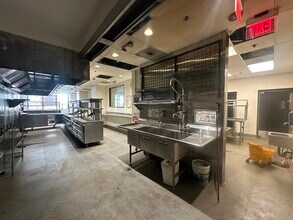 1680 N Vine St, Hollywood, CA for lease Interior Photo- Image 2 of 11