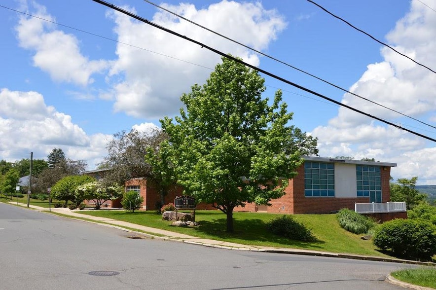 2300 Mahantongo St, Pottsville, PA for sale - Building Photo - Image 2 of 33