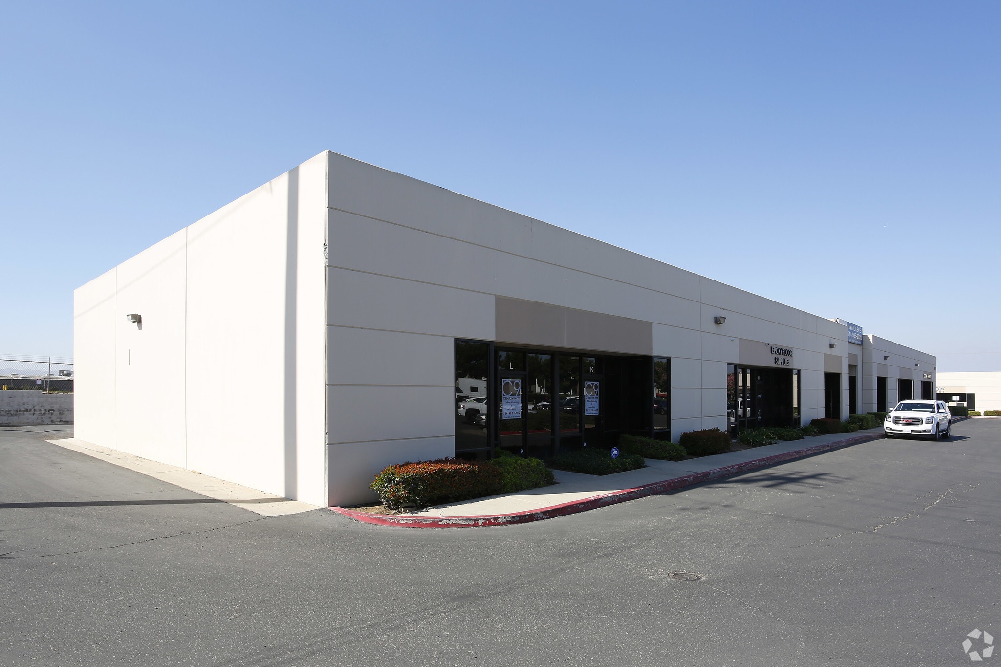350 S Maple St, Corona, CA for lease Building Photo- Image 1 of 5