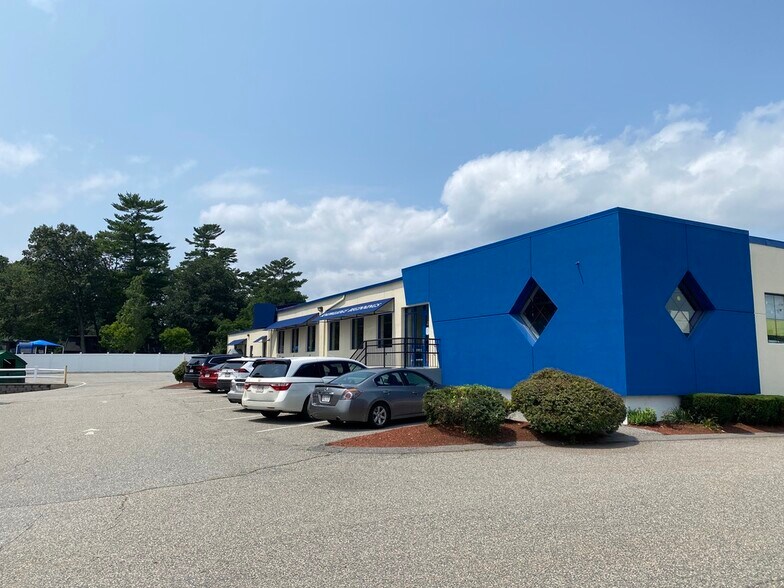 48 Main St, North Reading, MA 01864