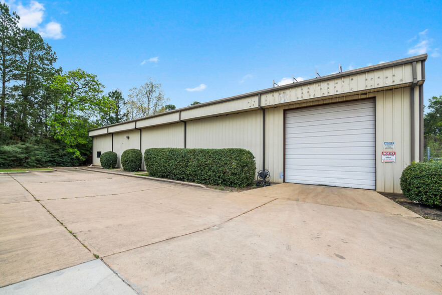 100 N FM 3083 Rd W, Conroe, TX for sale - Building Photo - Image 1 of 1