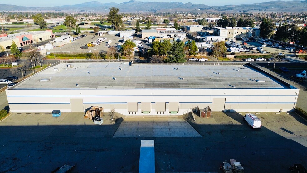 6189 Preston Ave, Livermore, CA for lease - Building Photo - Image 2 of 3