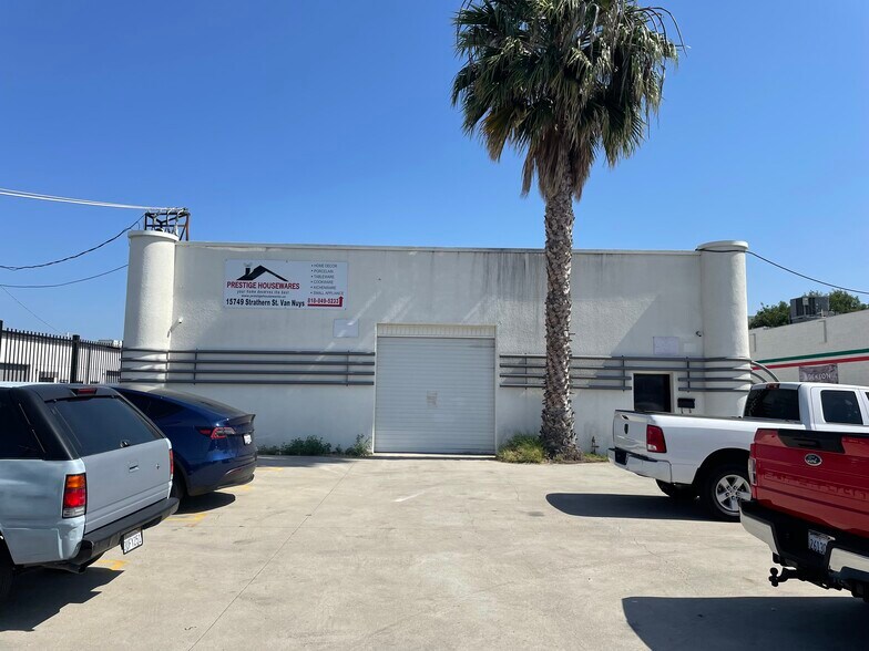 15749 Strathern St, Van Nuys, CA 91406 Industrial for Lease