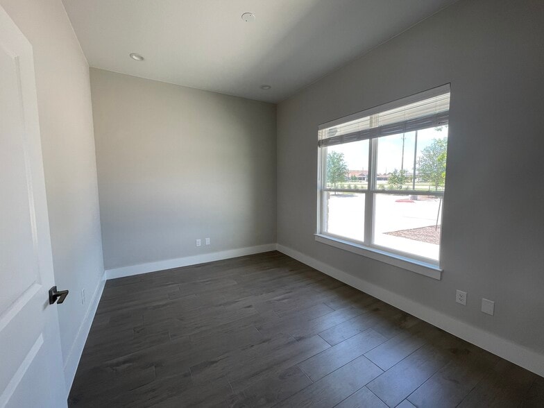 2951 FM 1460, Georgetown, TX for lease - Building Photo - Image 3 of 37