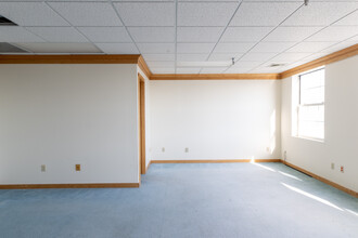 286 Maple Ave, Cheshire, CT for lease Interior Photo- Image 2 of 2