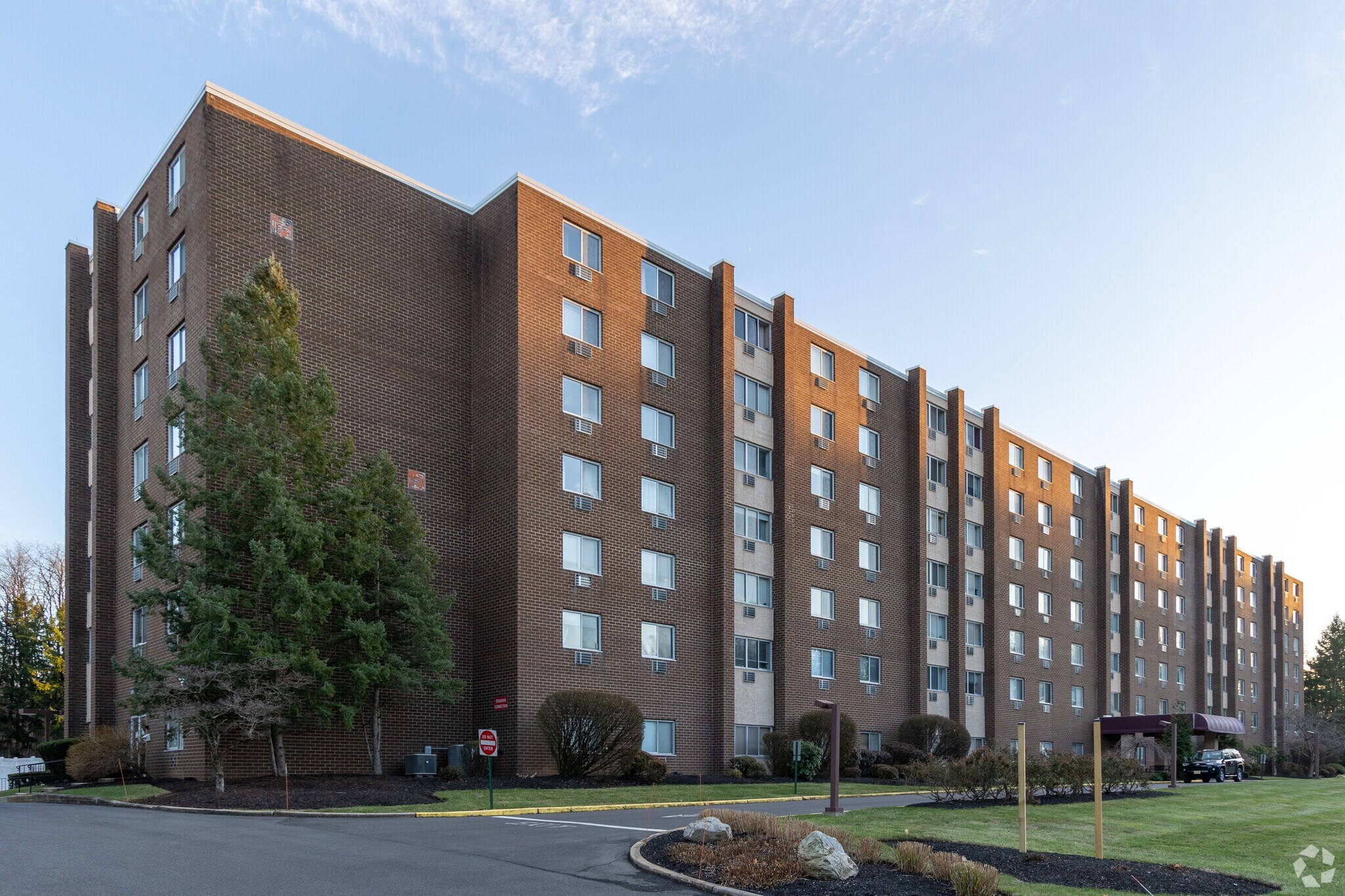 860 Lower Ferry Rd, Ewing, NJ for sale Primary Photo- Image 1 of 1