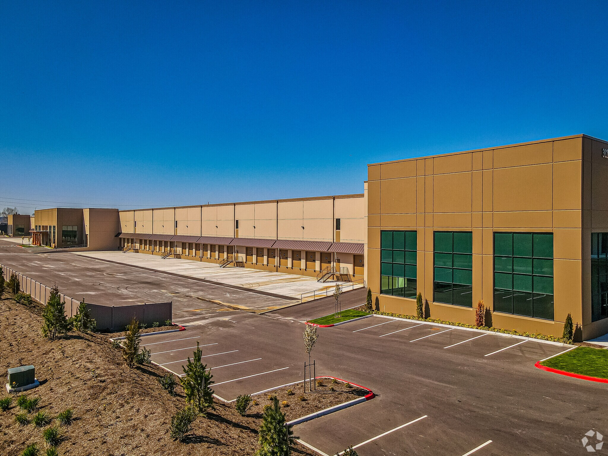 302 33rd St SE, Puyallup, WA for sale Primary Photo- Image 1 of 1