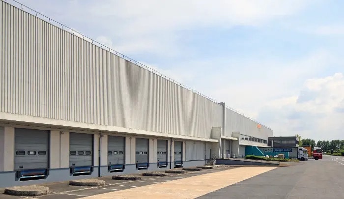 Industrial in Compans for lease Building Photo- Image 1 of 18