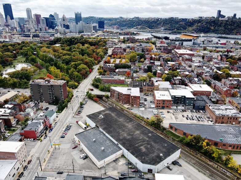 1201 Brighton Rd, Pittsburgh, PA for lease - Building Photo - Image 2 of 6