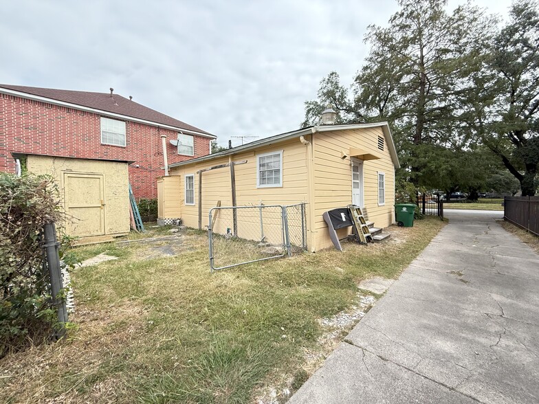 409 Heights Blvd, Houston, TX for lease - Building Photo - Image 3 of 12