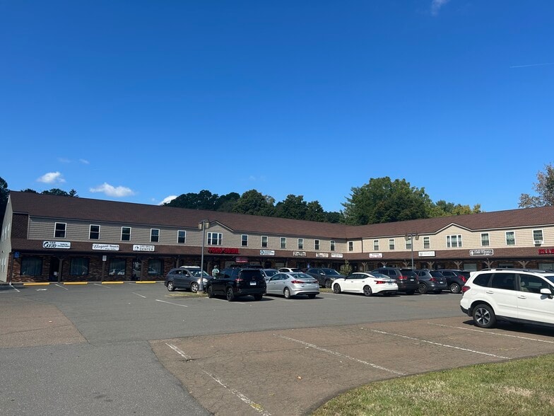 1095-1111 S Main St, Cheshire, CT for lease - Building Photo - Image 3 of 5