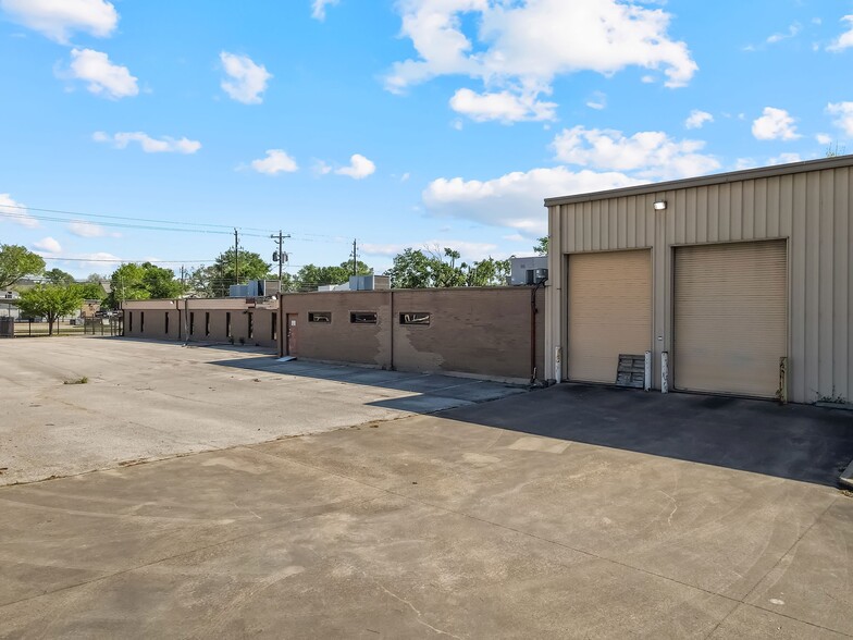 1511 W 34th St, Houston, TX for lease - Building Photo - Image 3 of 6